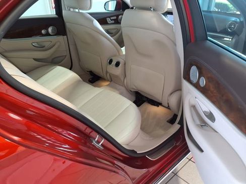 Used 2017 Mercedes-Benz E 300 4MATIC image 28