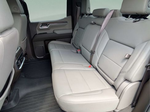 Used 2022 GMC Sierra 1500 SLT w/ SLT Convenience Package AWD/4WD image 10