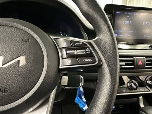 Used 2023 Kia Seltos LX image 9
