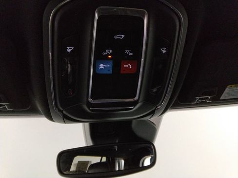 Used 2024 Jeep Grand Cherokee L Laredo image 29