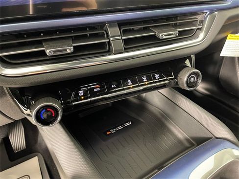 New 2026 Chevrolet Equinox EV LT image 6