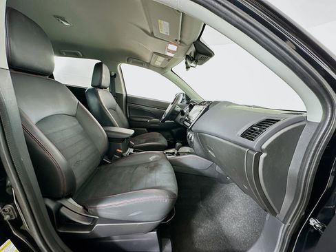 Used 2025 Mitsubishi Outlander Sport SE image 30