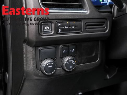 Used 2024 Chevrolet Suburban RST RWD image 22