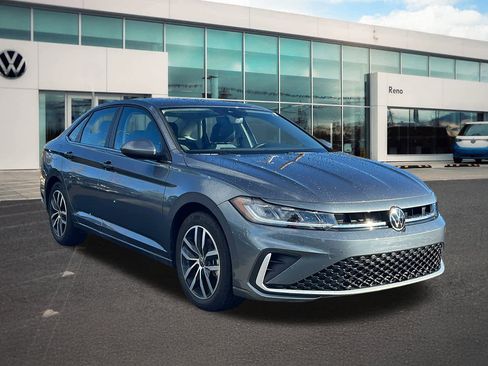 Used 2025 Volkswagen Jetta SE image 3