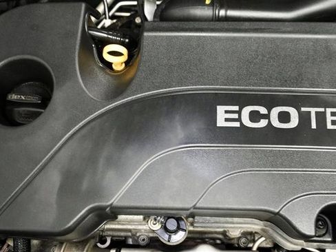 Used 2021 Chevrolet Equinox LT w/ LPO, Floor Liner Package image 32