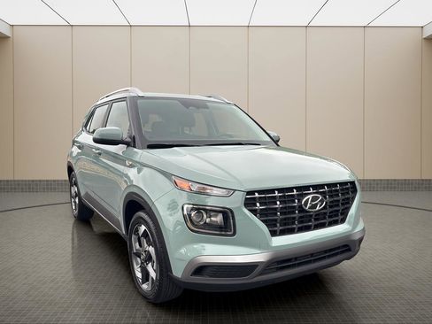 Certified 2026 Hyundai Venue SEL FWD image 7