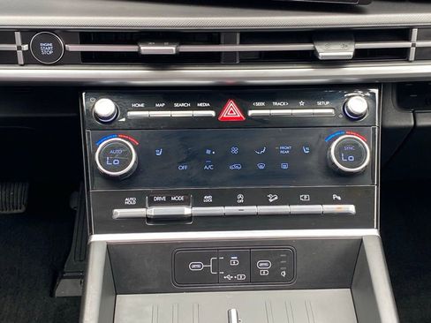 Used 2024 Hyundai Santa Fe SEL image 17