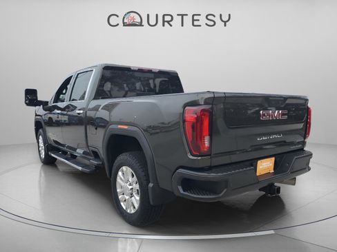 Used 2022 GMC Sierra 2500 Denali w/ Technology Package image 2