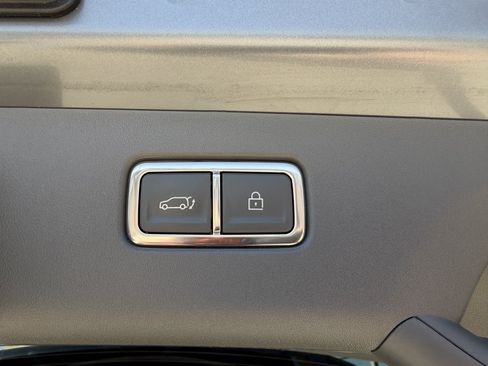 Used 2024 Kia EV9 Light Long Range RWD image 37