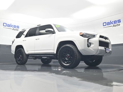 Used 2018 Toyota 4Runner TRD Off-Road Premium image 41