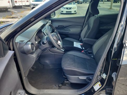 Certified 2018 Nissan Kicks S FWD image 13
