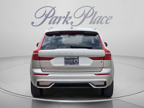 Used 2024 Volvo XC60 B5 Plus w/ Protection Package Premier AWD/4WD image 4