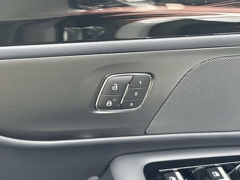 New 2026 Lincoln Nautilus Premier w/ Jet Appearance Package AWD/4WD image 19