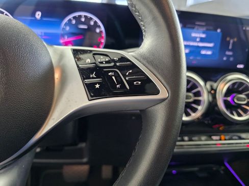 Certified 2025 Mercedes-Benz GLB 250 image 19