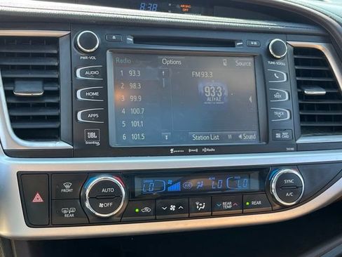 Used 2018 Toyota Highlander Limited Platinum AWD/4WD image 21