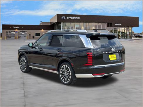 Used 2026 Hyundai Palisade Calligraphy image 3