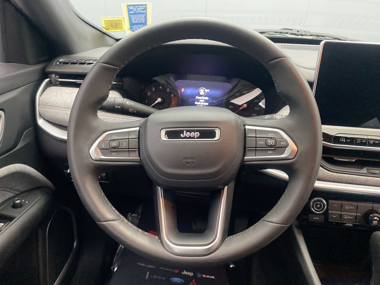 Used 2023 Jeep Compass Latitude AWD/4WD image 16