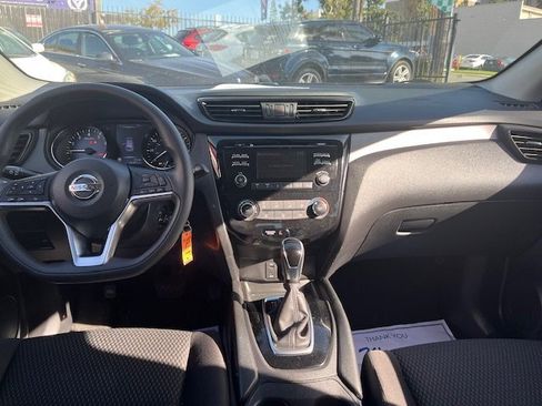 Used 2017 Nissan Rogue Sport S w/ S Appearance Package image 3