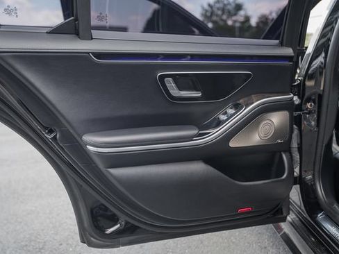 Certified 2022 Mercedes-Benz S 500 4MATIC w/ AMG Line Package image 27