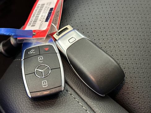 Used 2024 Mercedes-Benz GLE 350 4MATIC image 25