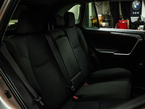 Used 2021 Toyota RAV4 LE image 11