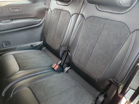 New 2025 Jeep Grand Cherokee L Altitude image 10