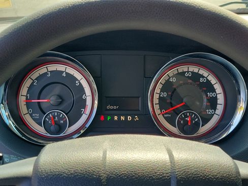 Used 2018 Dodge Grand Caravan SE image 27