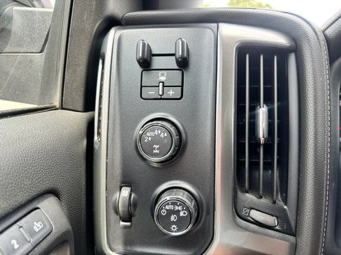 Used 2018 Chevrolet Silverado 1500 LTZ Z71 w/ Redline Edition AWD/4WD image 29