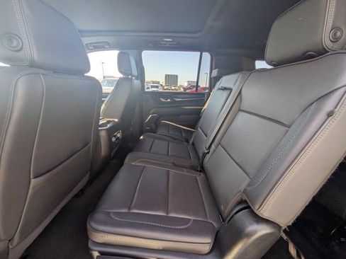 Used 2024 GMC Yukon XL Denali image 12