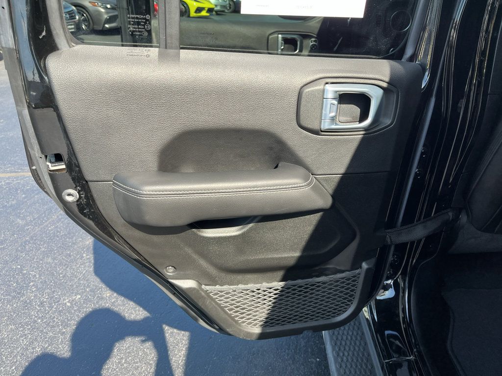 Used 2023 Jeep Wrangler Unlimited Sahara AWD/4WD image 30