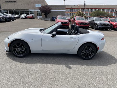 Used 2017 MAZDA MX-5 Miata Club image 44