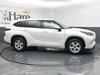 Used 2020 Toyota Highlander L video 1