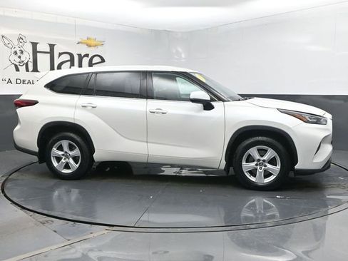 Used 2020 Toyota Highlander L image 1