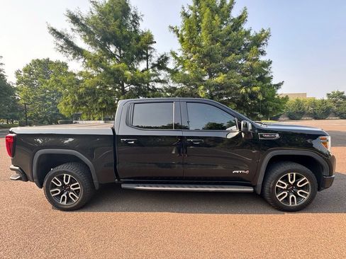 Used 2022 GMC Sierra 1500 AT4 w/ AT4 Preferred Package AWD/4WD image 2