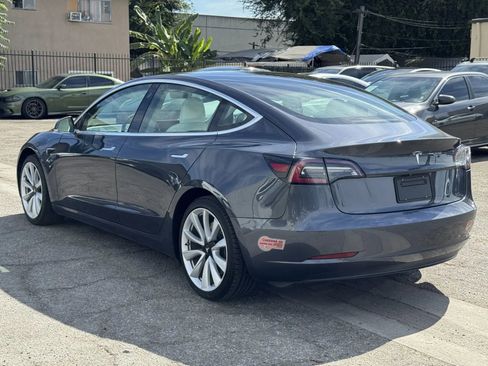 Used 2019 Tesla Model 3 Standard Range Plus image 2