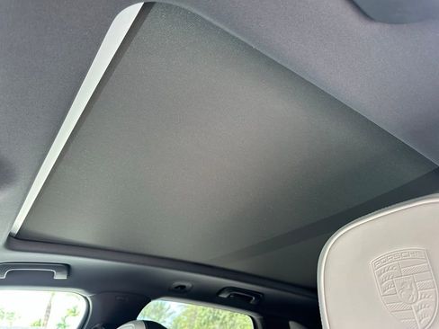 Used 2025 Porsche Cayenne image 31