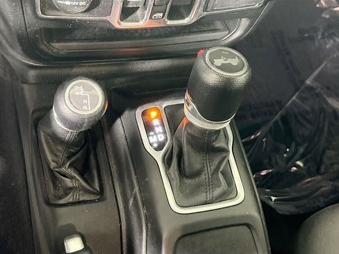 Used 2021 Jeep Wrangler Sport S w/ Sun And Sound Package image 17