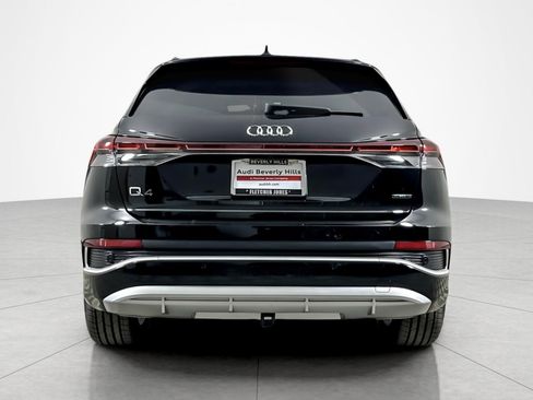 Used 2024 Audi Q4 e-tron Premium Plus image 4