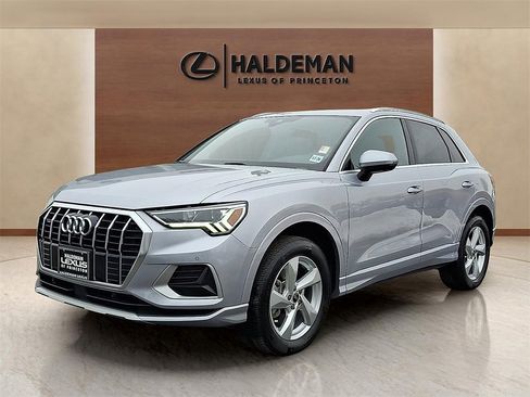 Used 2022 Audi Q3 2.0T Premium Plus w/ Premium Plus Package image 3