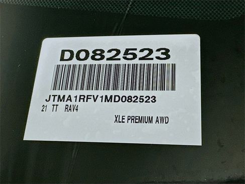 Used 2021 Toyota RAV4 XLE Premium image 26