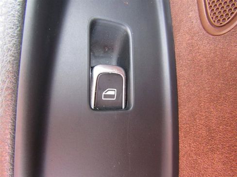 Used 2014 Audi A8 3.0T w/ Premium Package image 47