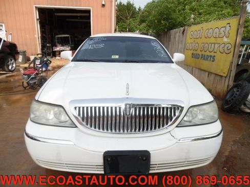 Used 2003 Lincoln Town Car Executive image 5