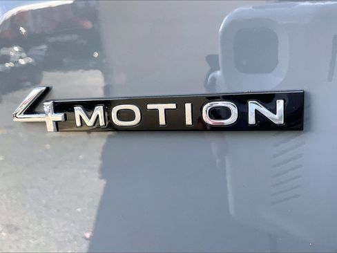 Certified 2025 Volkswagen Atlas SEL image 7