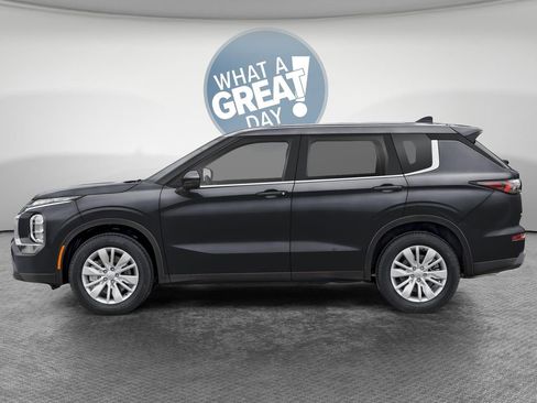New 2026 Mitsubishi Outlander ES AWD/4WD image 3