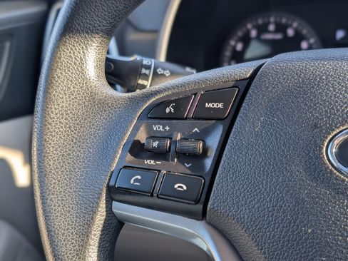 Used 2019 Hyundai Tucson SE image 18