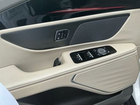 Certified 2024 Lincoln Nautilus Premier image 16