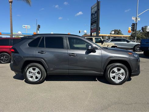 Used 2019 Toyota RAV4 LE image 40