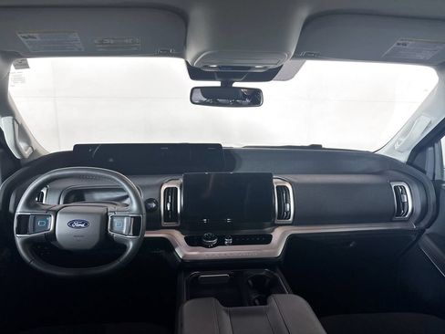 Used 2025 Ford Expedition Active AWD/4WD image 12
