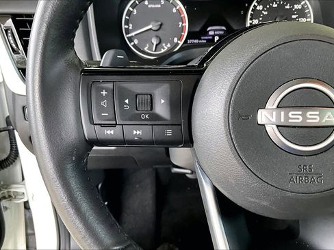 Used 2023 Nissan Rogue SL FWD image 46