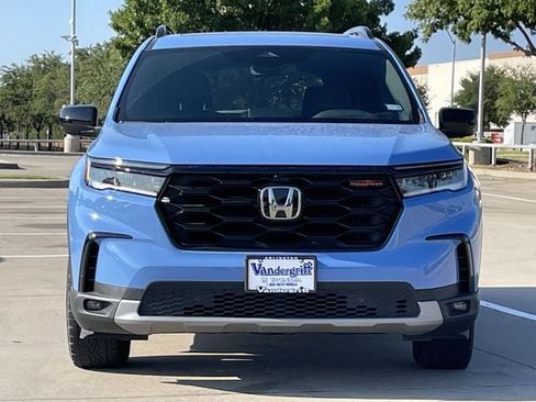 Used 2025 Honda Pilot TrailSport image 8
